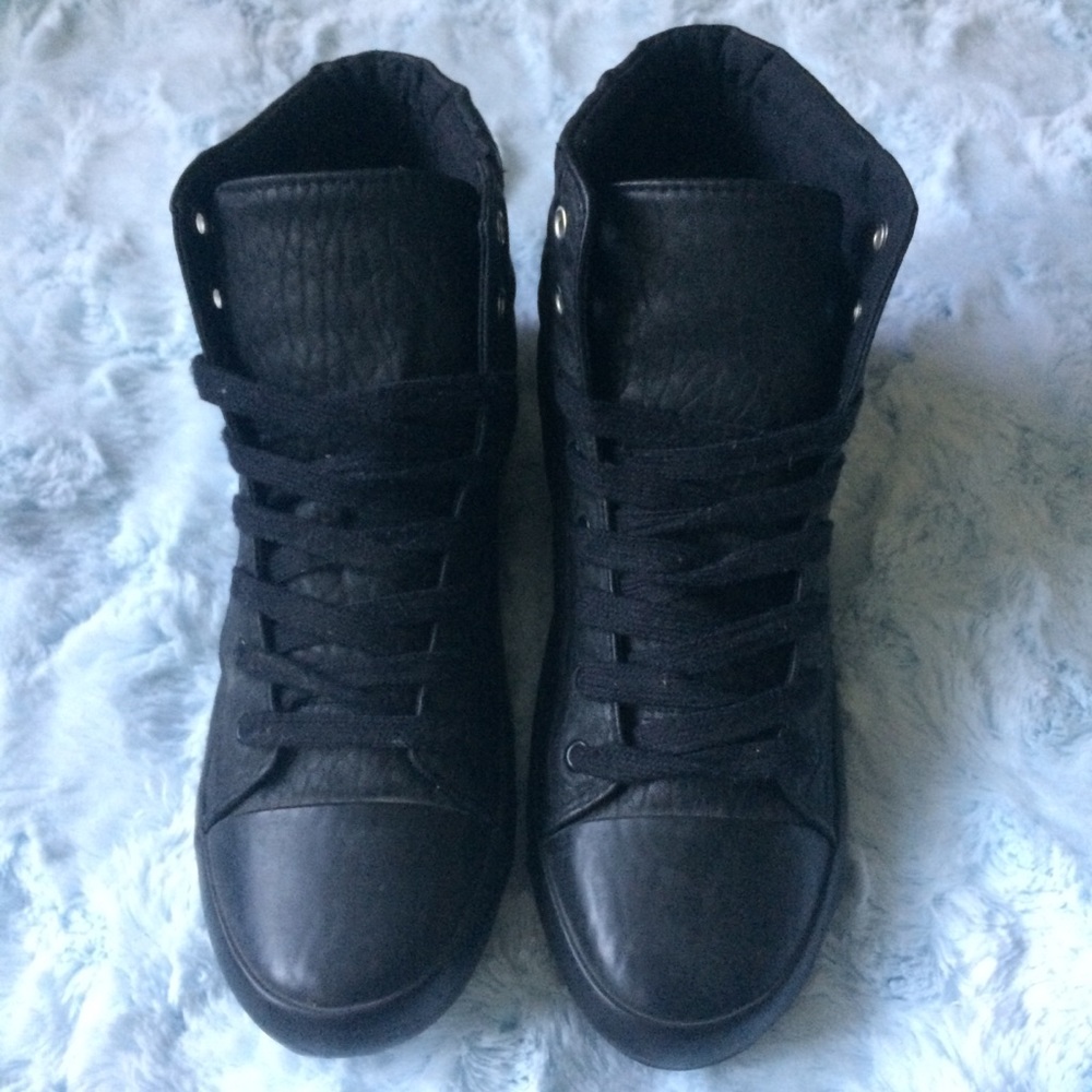 H&M hightop sneakers